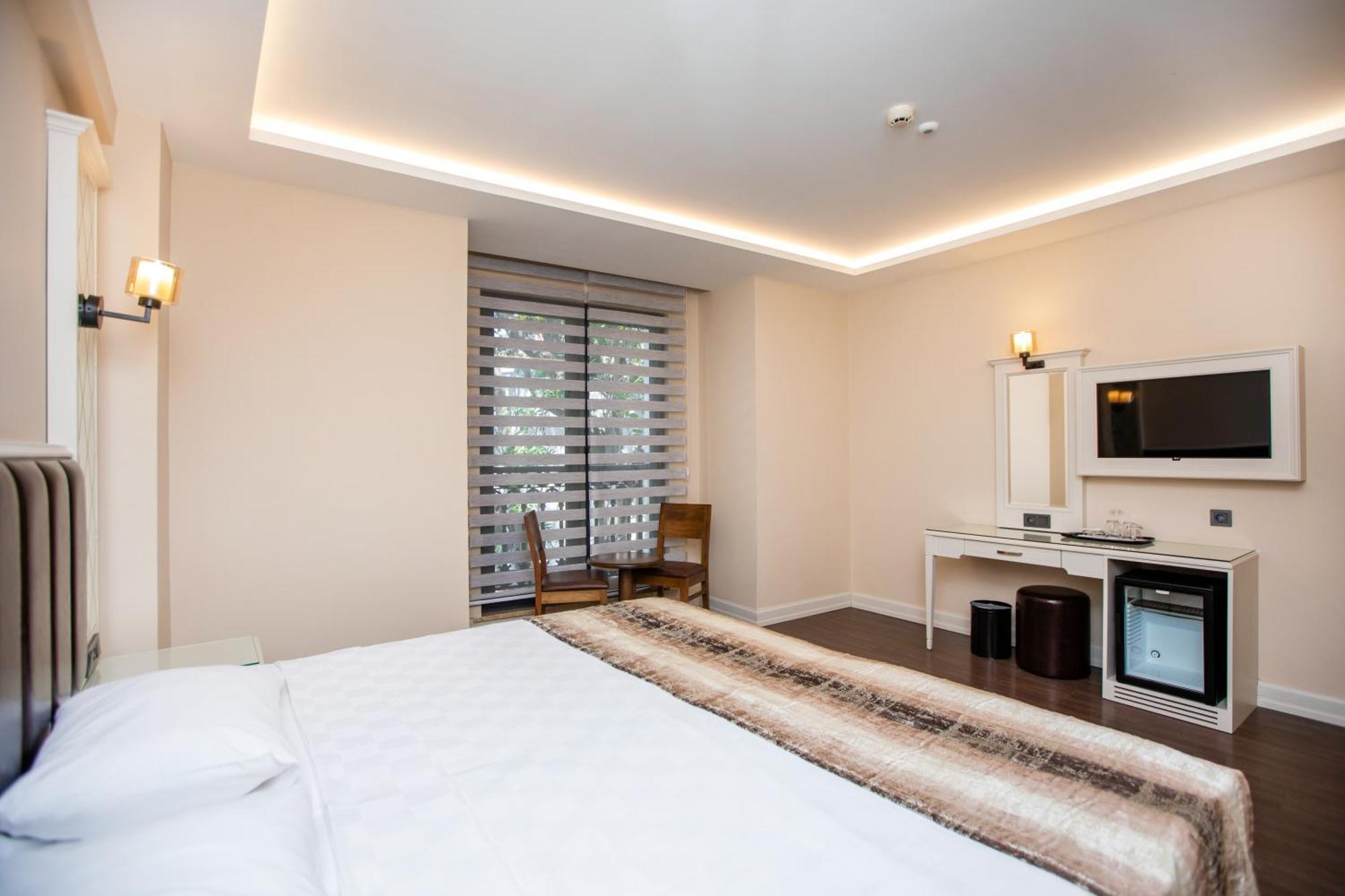 Prag Hotel Istanbul Exterior photo